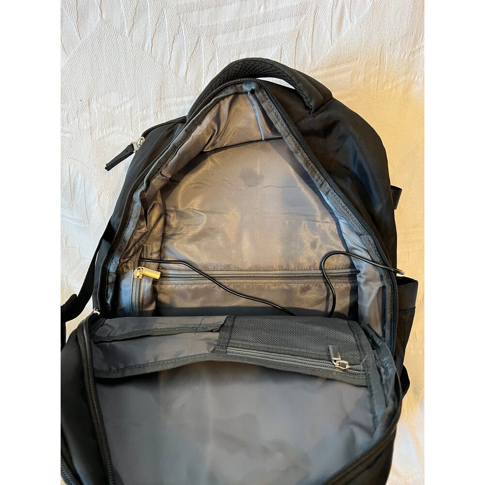 Generic Black Padded Computer Backpack - Picture 3 of 5